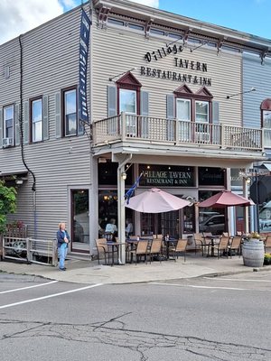 Village Tavern Restaurant & Inn by null