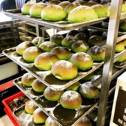 麵包秀 - "My anaconda don't want none unless you've got buns hon!" - Matcha Buns (Have to buy 6 though!)
