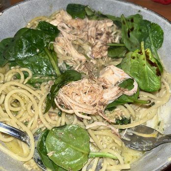 Todo Un Poco - Chicken spaghetti - Pizza Near Me - Elk Grove, California Todo Un Poco - Chicken spaghetti - Pizza Near Me - Elk Grove, California