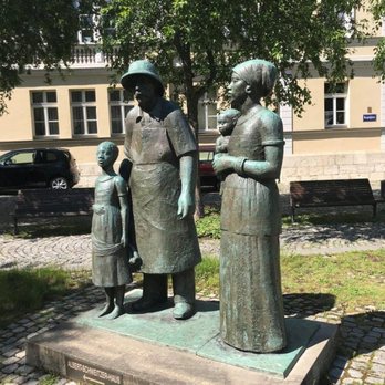 Albert-Schweitzer-Denkmal - Albert-Schweitzer-Denkmal sight Weimar Deutschland Germany - Public Art Near Me - Weimar, TH