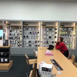 My beautiful friend waiting for her new z flip 4 phone . My beautiful friend waiting for her new z flip 4 phone .