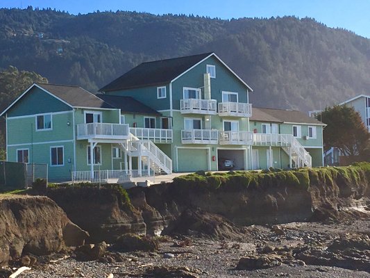 The Tides Inn by null