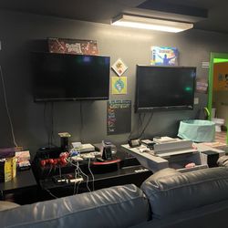 GeeksNGlory Gaming Bar - Two different main rooms
