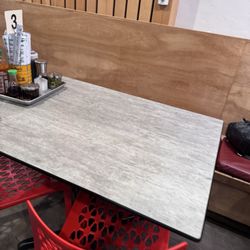 Sit Lo Saigon - Table