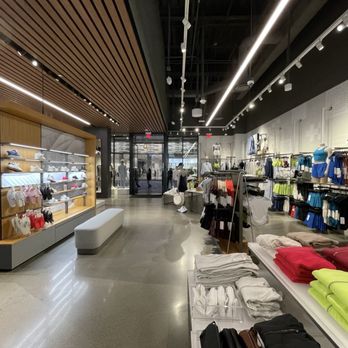 Lululemon - Inside - Sports Wear Near Me - Honolulu, Hawaii