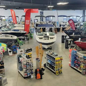 Captain's Marine - Showroom - Boat Dealers Near Me - Kalispell, Montana Captain's Marine - Showroom - Boat Dealers Near Me - Kalispell, Montana