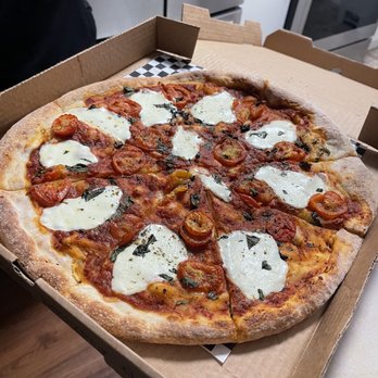 NYPD Pizza - 18" Margherita Pie - Pizza Near Me - Orlando, Florida NYPD Pizza - 18" Margherita Pie - Pizza Near Me - Orlando, Florida