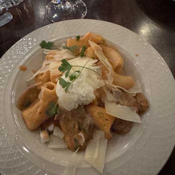 Petterinos - Rigatoni Vodka with Sausage (half portion) - American Near Me - Chicago, Illinois