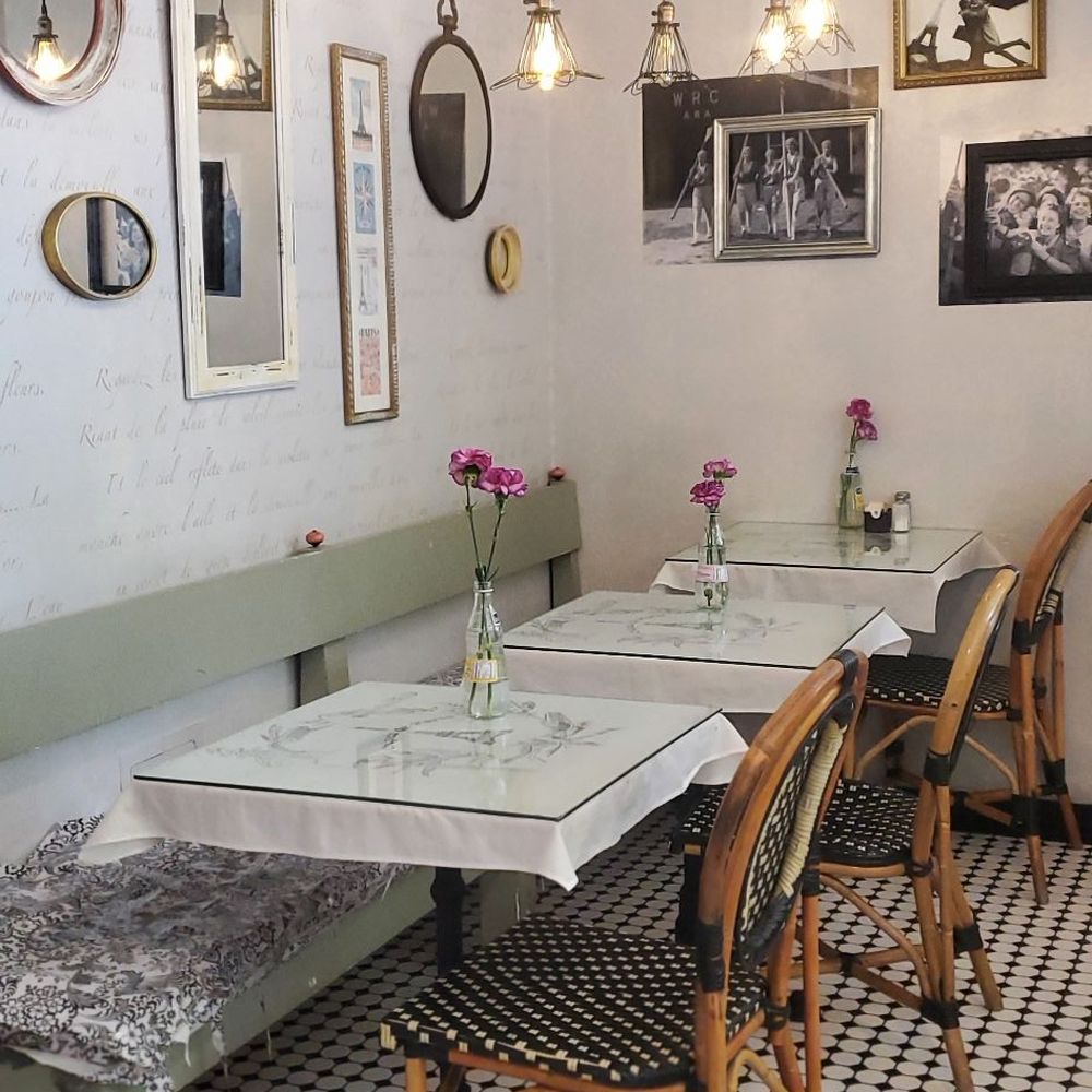 Crepes De Paris - Sweet decor - Creperies Near Me - Los Angeles, California
