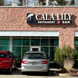 Cala Lily Restaurant And Bar - Entrance to restaurant (in nice strip mall)