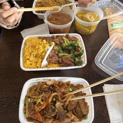 China House - Singapore Mei Fun. - Absolutely Delicious!! C4. Beef with Broccoli Combo Beef Chow Fun Wonton Soup Hot and Sour Soup