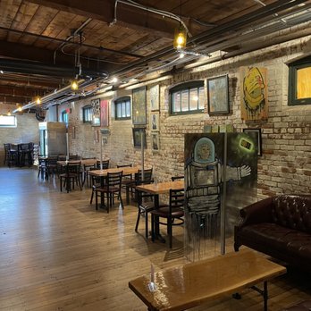 Labyrinth Brewing Company - Everyone is outside but very nice brewery - Breweries Near Me - Manchester, Connecticut Labyrinth Brewing Company - Everyone is outside but very nice brewery - Breweries Near Me - Manchester, Connecticut