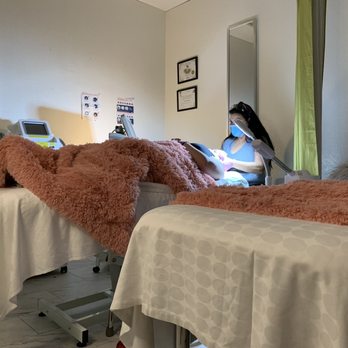Aless Beauty Spa - Hydrafacial with Mask, LED Light and Oxygen Therapy - Package Special on Groupon - Skin Care Near Me - Miami, Florida