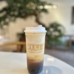 Da Hong Pao Milk Tea w/ Boba Da Hong Pao Milk Tea w/ Boba