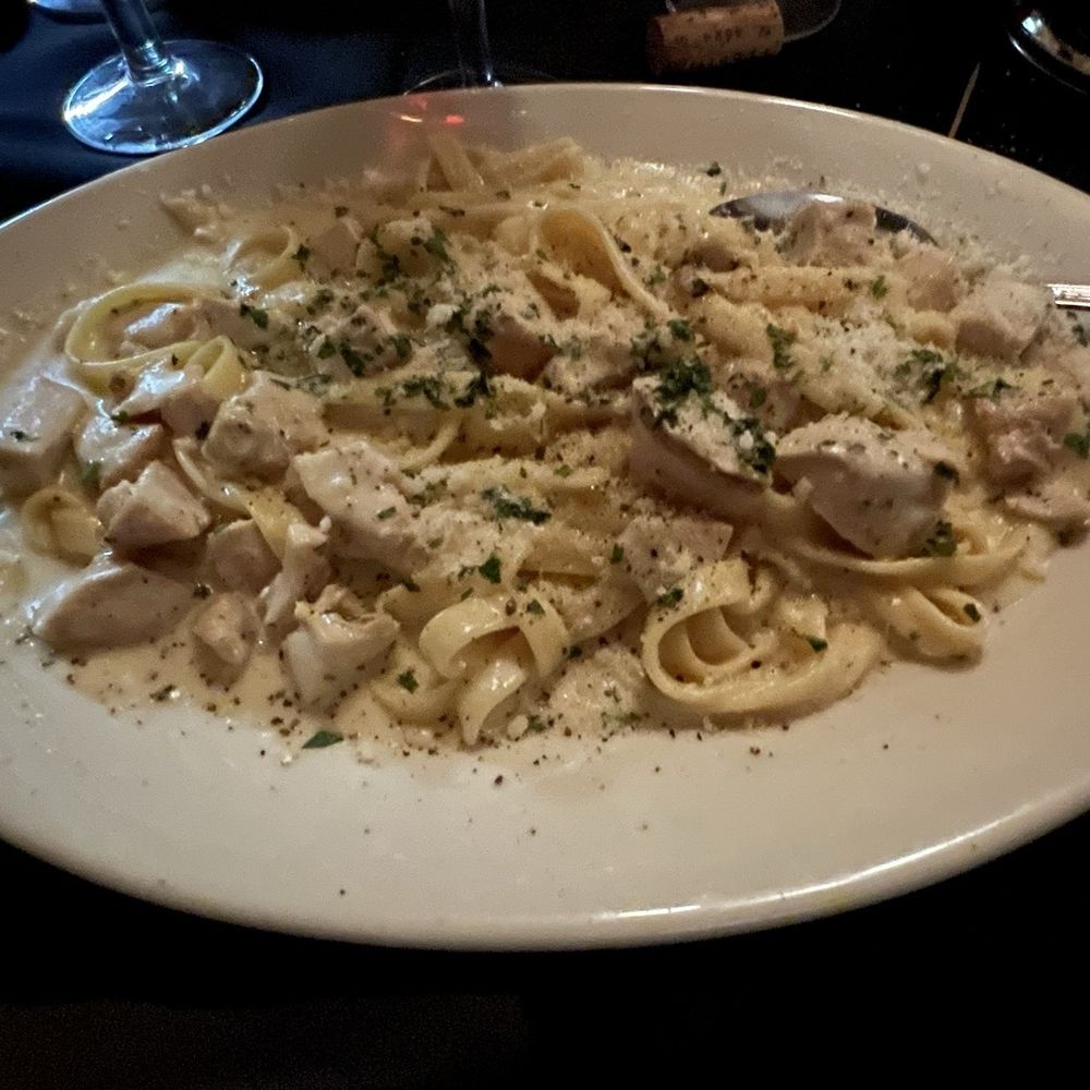 Castelli's - Fettuccine Alfredo - Italian Near Me - Palm Desert, California