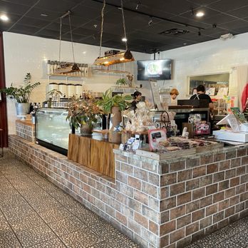 Picasso Moments Bakery - Register/order area - Bakeries Near Me - Orlando, Florida