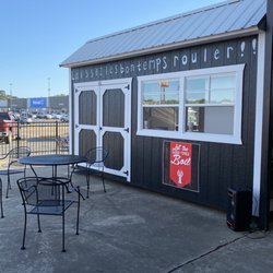 Mustang Lucy Cafe