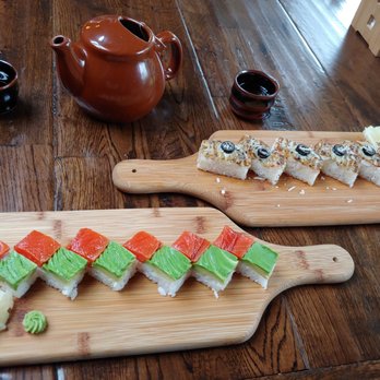 Green Leaf Cafe - Pesto basil prawn, sockeye & avo - Sushi Bars Near Me - Burnaby, British Columbia Green Leaf Cafe - Pesto basil prawn, sockeye & avo - Sushi Bars Near Me - Burnaby, British Columbia