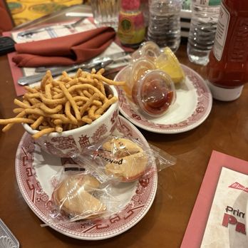 Coronado Cafe - Crunchy noodles & sauces plus fortune cookies - 4/29/26 - Diners Near Me - Las Vegas, Nevada