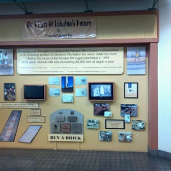 Lahaina Cannery Mall - Empty zhop - Shopping Centers Near Me - Lahaina, Hawaii