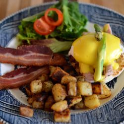 The Shelburne House Bed & Breakfast - Eggs Benedicts