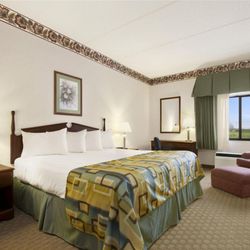 Baymont by Wyndham Corbin - One Bedroom Suite