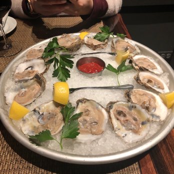 Roanoke - $1 oyster for HH! - Cocktail Bars Near Me - Chicago, Illinois Roanoke - $1 oyster for HH! - Cocktail Bars Near Me - Chicago, Illinois