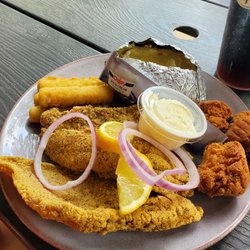 Byrd's Riverfront Restaurant