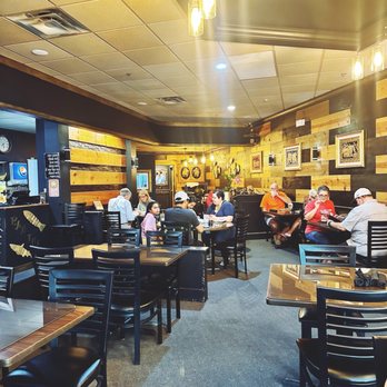 Ban Thai - Inside dining - Thai Near Me - Cincinnati, Ohio