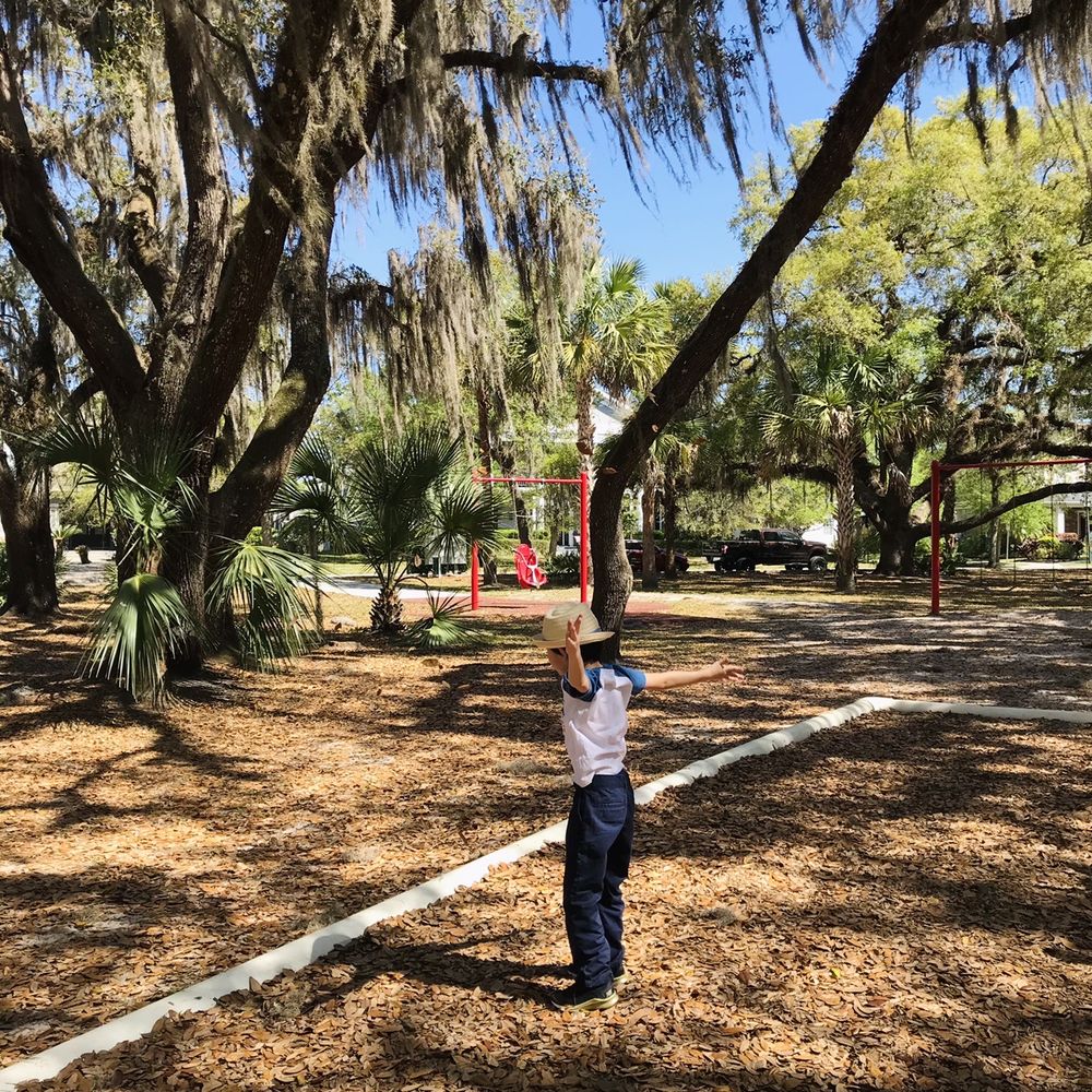Live Oak Park - Only on street parking along the park area. - Parks Near Me - Orlando, Florida Live Oak Park - Only on street parking along the park area. - Parks Near Me - Orlando, Florida