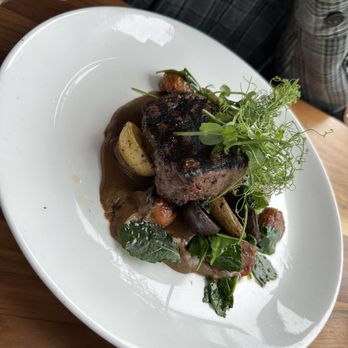 The Pocket - Angus beef tenderloin - New American Near Me - Carmel-by-the-Sea, California