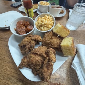 Shugs Comfort Food - Baby Jay's Fried Chicken with Yams and Mac - Comfort Food Near Me - Bellevue, Nebraska Shugs Comfort Food - Baby Jay's Fried Chicken with Yams and Mac - Comfort Food Near Me - Bellevue, Nebraska
