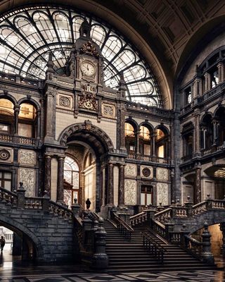 Antwerpen-Centraal station by null