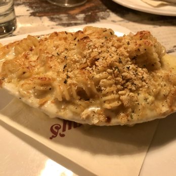 Murray's Cheese Bar - Murray's Classic Mac & Cheese - Wine Bars Near Me - Long Island City, New York Murray's Cheese Bar - Murray's Classic Mac & Cheese - Wine Bars Near Me - Long Island City, New York