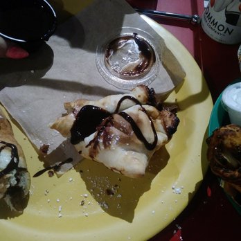 Extreme Pizza - Pow pows with sauce - Pizza Near Me - Walnut Creek, California