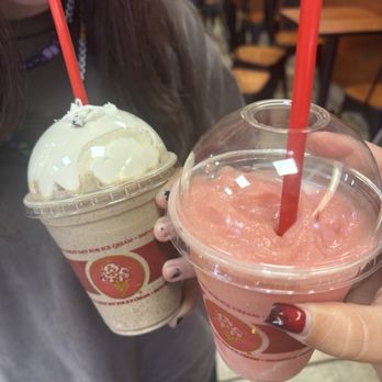 Cold Stone Creamery - Ice Cream & Frozen Yogurt Near Me - Bakersfield, California Cold Stone Creamery - Ice Cream & Frozen Yogurt Near Me - Bakersfield, California