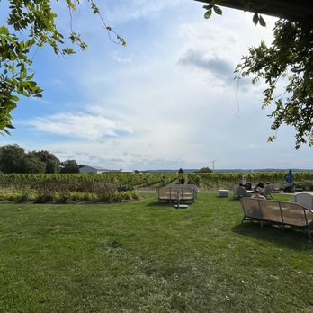 Inniskillin - Peaceful - Wineries Near Me - Niagara-on-the-Lake, Ontario Inniskillin - Peaceful - Wineries Near Me - Niagara-on-the-Lake, Ontario