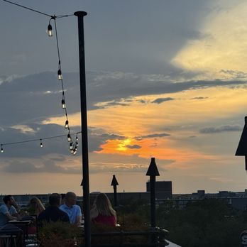 Peregrin - Sunset - Bars Near Me - Savannah, Georgia