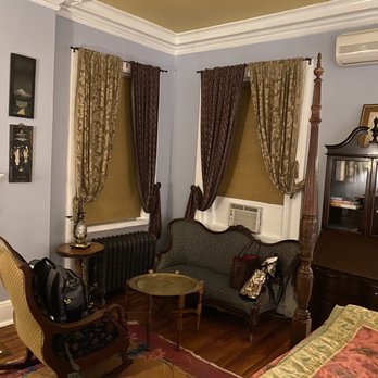 Tabard Inn - Room 35 sitting area - Bed & Breakfast Near Me - Washington, DC, District of Columbia