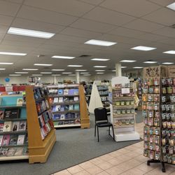 Readmore's Hallmark Shop - Inside