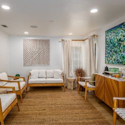 Essential Therapies - Waiting room