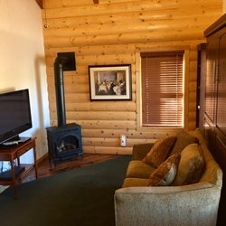 Elkwood Manor Bed & Breakfast - The Country Suite private sitting area