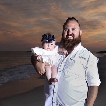 Vacation Beach Portraits - Sunset family photography. Daddy's little girl. - Session Photography Near Me - Orange Beach, Alabama Vacation Beach Portraits - Sunset family photography. Daddy's little girl. - Session Photography Near Me - Orange Beach, Alabama