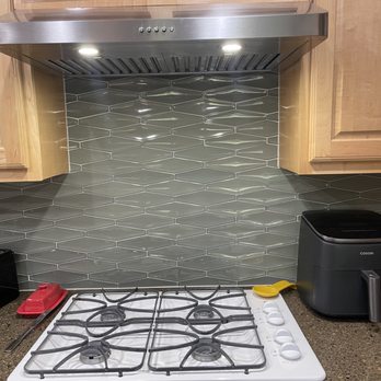 Rinelli Services - The range hood installed by Rinelli services is a Zline-617 - Handyman Near Me - Bastrop, Texas