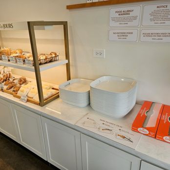 Tous Les Jours - Grab a tray, paper and then pick up deliciousness - Bakeries Near Me - Arlington Heights, Illinois