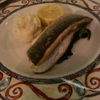 Cacio E Pepe - Branzino arrostito con pur di patate al limone e broccoli rape - Italian Near Me - New York, New York Cacio E Pepe - Branzino arrostito con pur di patate al limone e broccoli rape - Italian Near Me - New York, New York