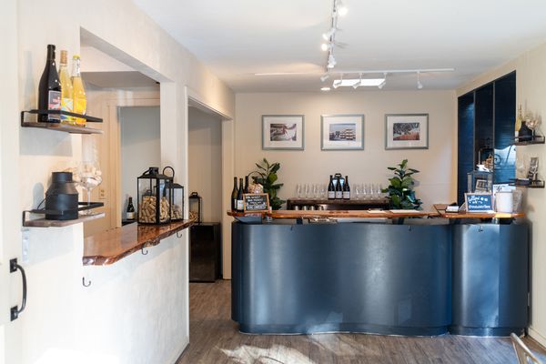 Seabold Cellars by null