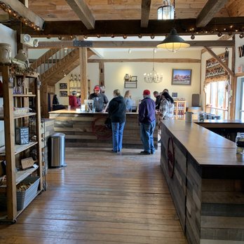 Six Mile Creek Vineyard - Tasting room - Wineries Near Me - Ithaca, New York