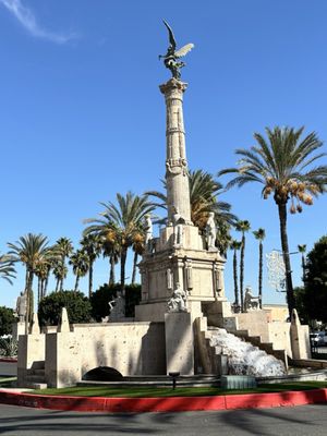 Plaza Mexico by null