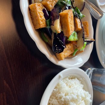 Vegan Thyme - Pad See-Ew with fried tofu - Thai Near Me - Newbury Park, California Vegan Thyme - Pad See-Ew with fried tofu - Thai Near Me - Newbury Park, California